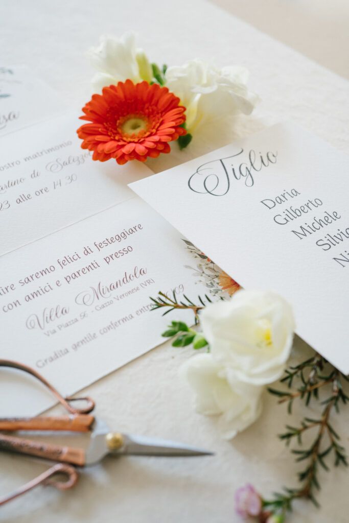 Partecipazione Matrimonio Verona Alex e Lisa, palette bianco e arancio